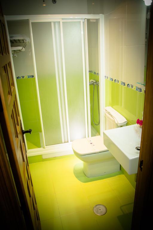 Hostal Malia Кониль-де-ла-Фронтера Экстерьер фото