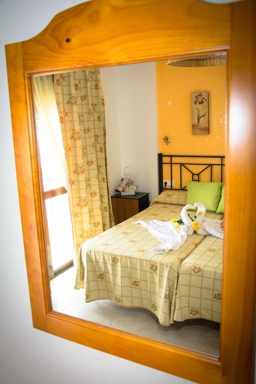 Hostal Malia Кониль-де-ла-Фронтера Экстерьер фото