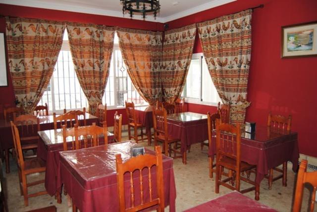 Hostal Malia Кониль-де-ла-Фронтера Экстерьер фото